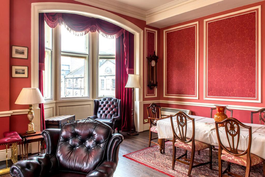 Royal Mile Mansions 14 Appartamento Edimburgo Esterno foto